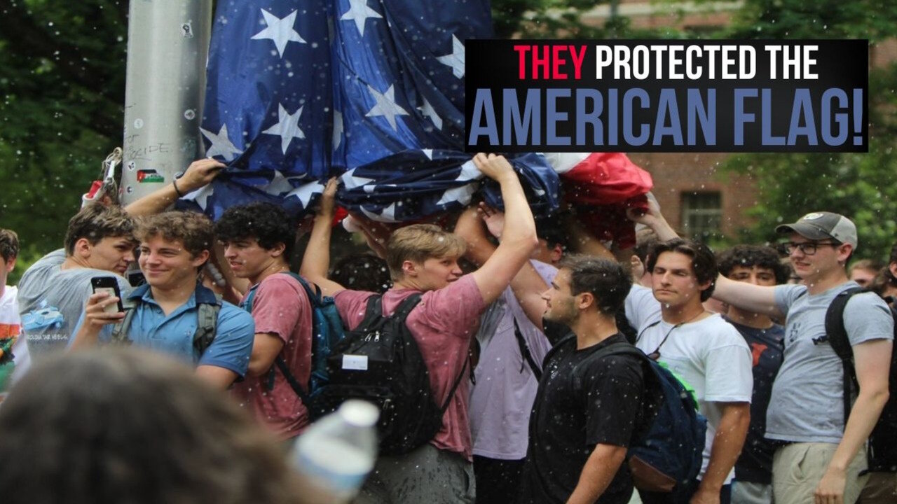 Protesters Replace American Flag With Palestinian Flag at UNC Campus