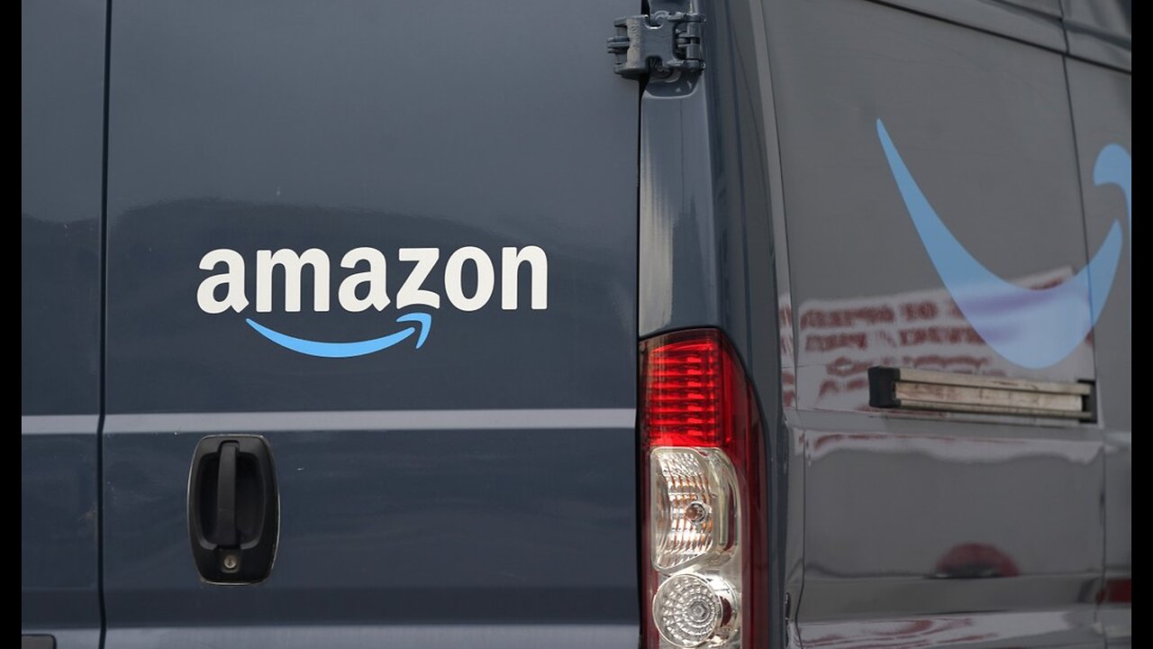 Carjacker Gets Dirt Napped After Trying to Rob an Amazon Delivery Driver