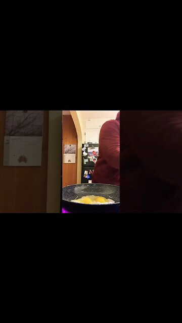 Cracking Two Eggs at a Time 🥚 🍳 #eggs #protein