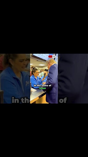 Woman PRAYS With Donald Trump 🙏✝️ #shorts #god #trump