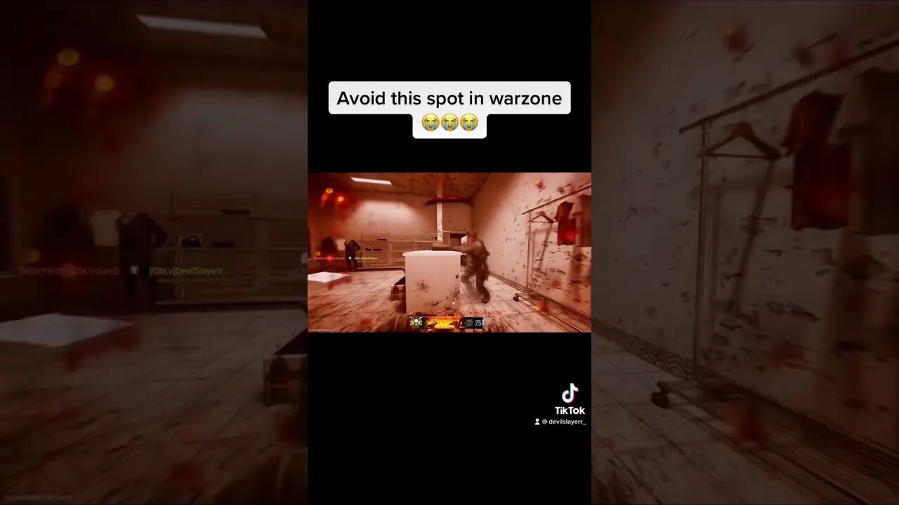 People are now hiding in walls in warzone🥲 #shorts #youtubeshorts #callofduty