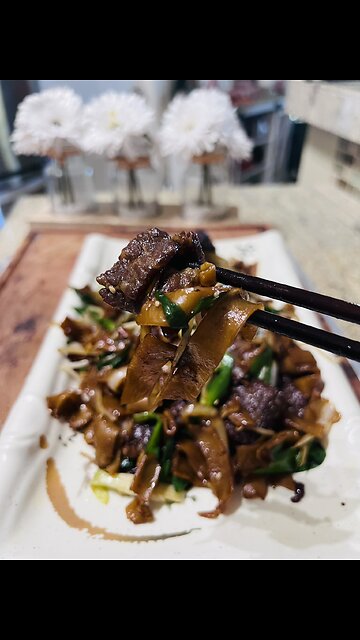 Chinese Beef Chow Fun 干炒河粉