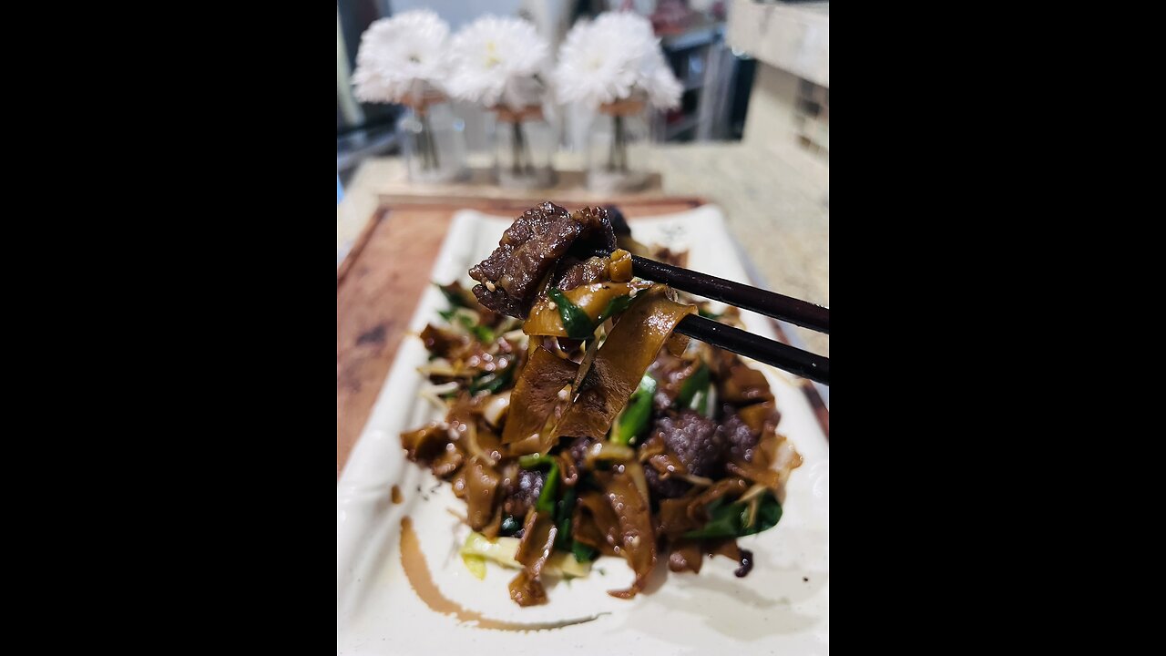 Chinese Beef Chow Fun 干炒河粉