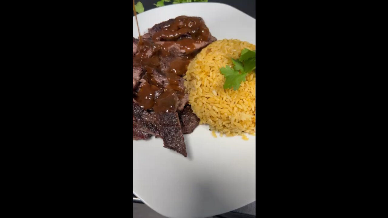 Grilling The Perfect Skirt Steak With Rice 🤤