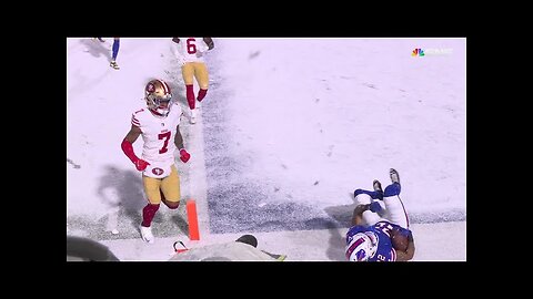 Snowballs go flying in Buffalo as Ray Davis dives past pylon for TD on 'SNF'