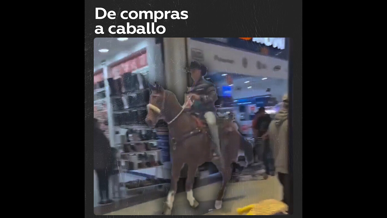 Así va de compras este hombre en México