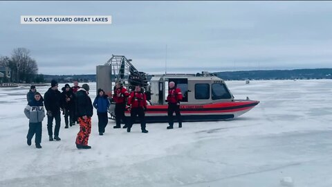 11 people rescued off the Door County shoreline