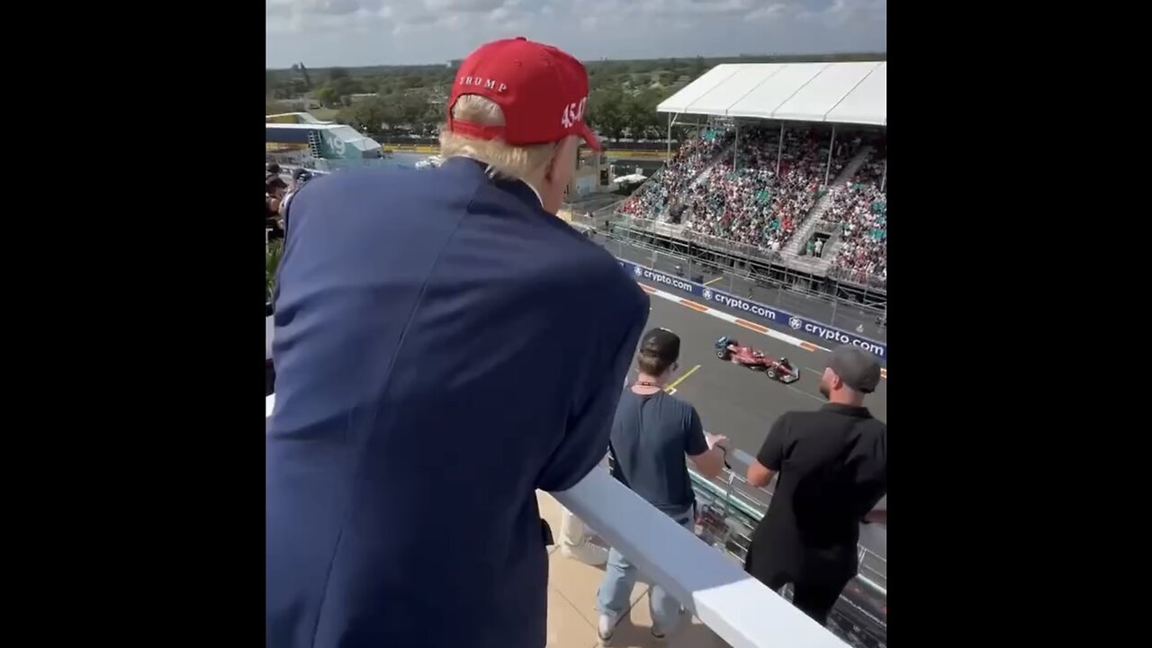 TRUMP❤️🇺🇸🥇WATCHES FOMULA ONE🤍🇺🇸🏎️AT MIAMI HARD ROCK STADIUM💙🇺🇸🏅🏎️🏆⭐️