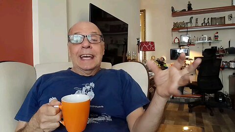 A união da esquerda e a azulada comprando a laranja