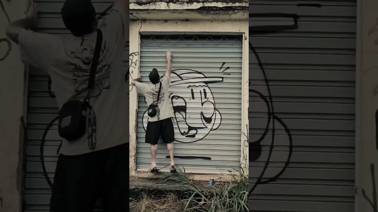 AWESOME GRAFFITI CHARACTER ON A SHUTTER #graffiti #graffitiart #shorts