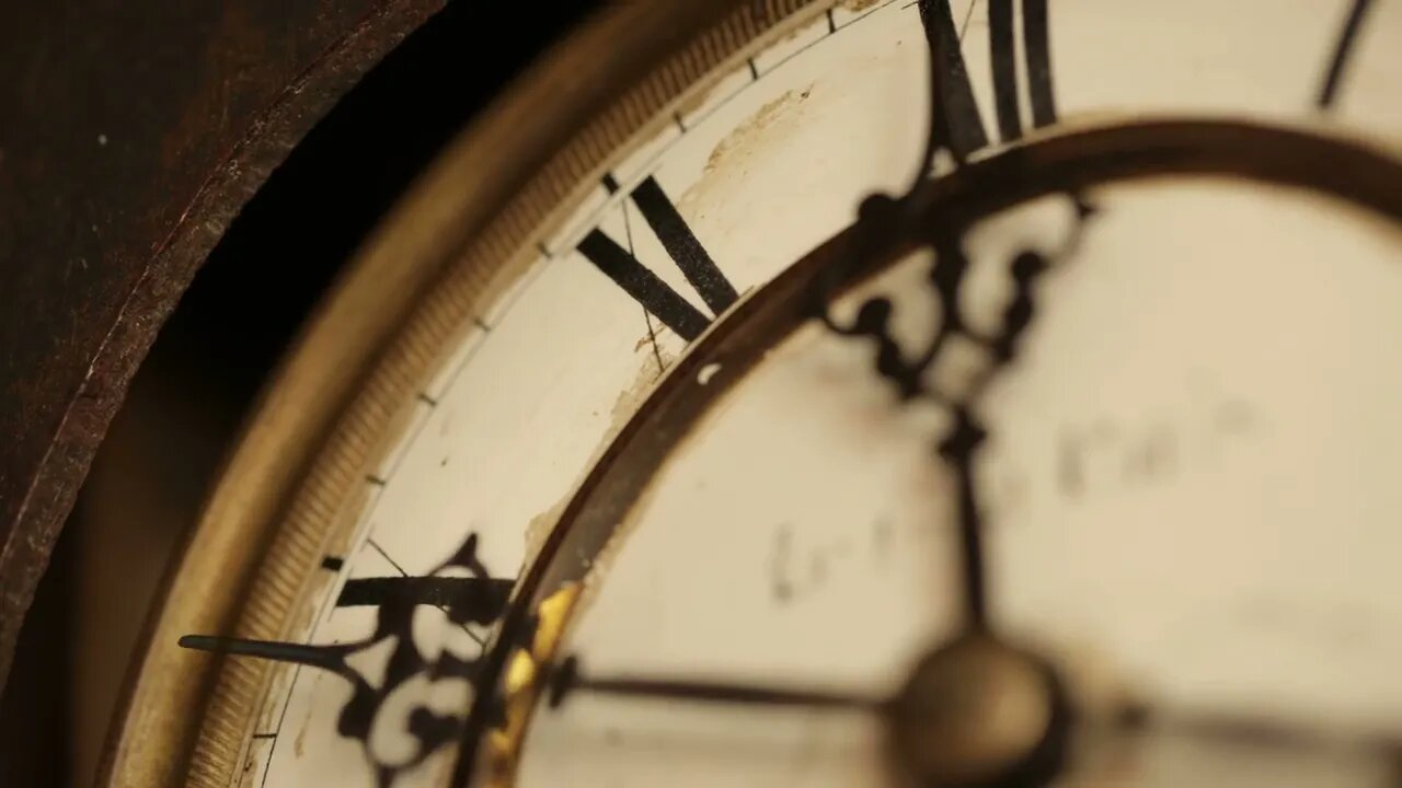vintage clock face SBV 305045274 HD