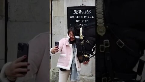 He wants my jacket #horseguardsparade