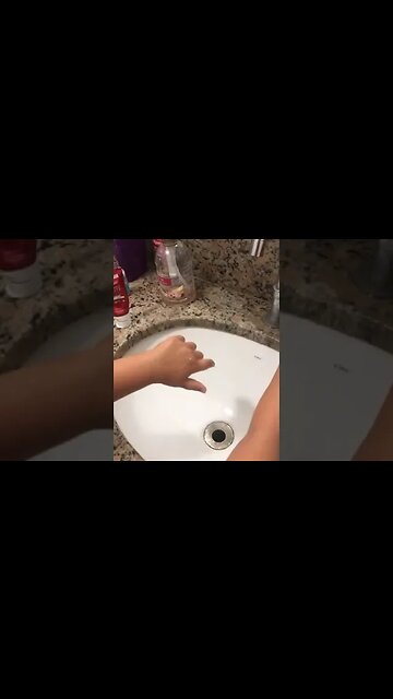 É ASSIM MESMO PESSOAL APRENDA COMIGO !! #meme #viral #infantil #brincandoemcasa #maos #shorts