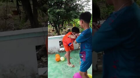Không hiểu tụi nhỏ chơi cái gì luôn #shorts
