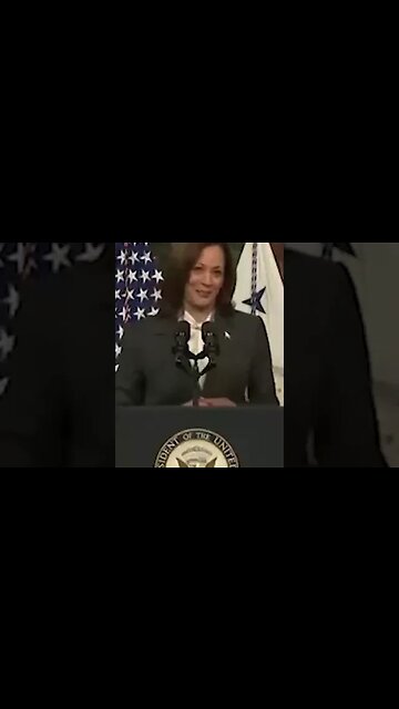 CRINGE: Kamala Explains How Astronauts Get On Their Spacecraft Like The Audience is Children #Shorts