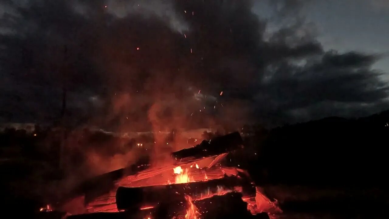 Fire At The Sawmill. Thanksgiving Day BonFire. 30 Minutes Of Slab Burning