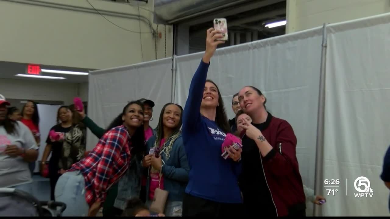 Alumni day for FAU Women's basketball