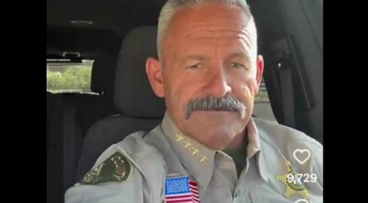 California Sheriff Says He’s Changing Teams: ‘Time to Put a Felon in the White House’