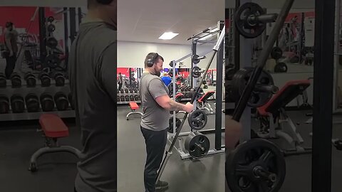 One hand bench bar pick up challenge. #fitnessvideo #fitness #fitnessmotivation #workout #gym