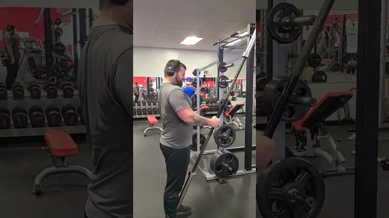 One hand bench bar pick up challenge. #fitnessvideo #fitness #fitnessmotivation #workout #gym
