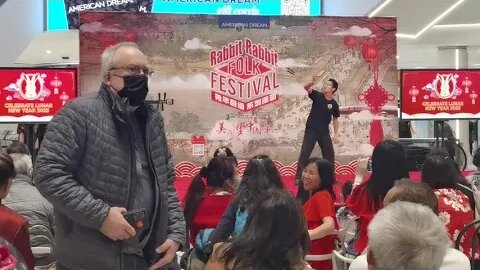 Yoyo show at the mall