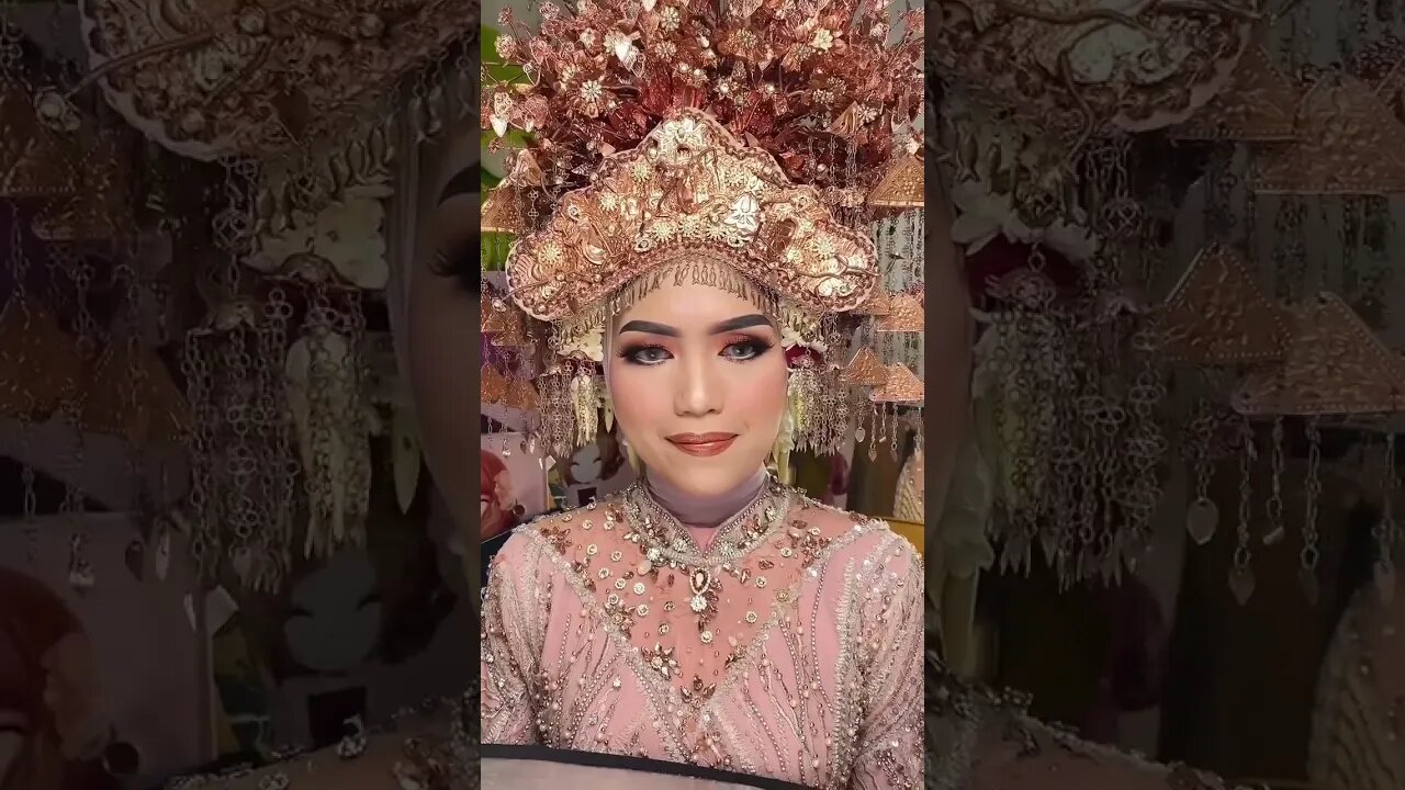 Beautiful ! Pengantin Pakaian Adat Palembang Modifikasi - Indonesia #shorts #short #shortvideo