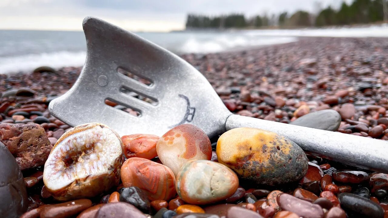 Post BLIZZARD agate hunt // Lake Superior rockhounding