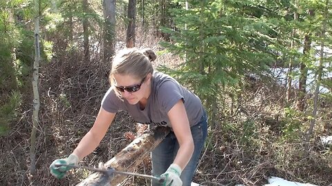 The Rail Peelers of Tippercreek: Building a Round Pen