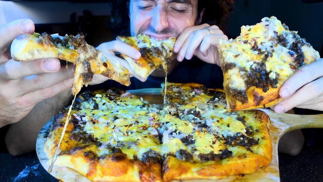 ASMR IMPOSSIBLE CHEESE BURGER PIZZA !NO TALKING! * BEYOND MEAT * حلال | Nomnomsammieboy