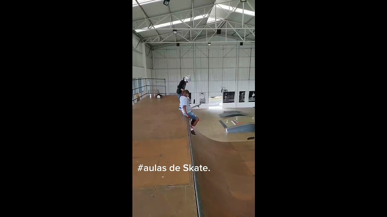 Sergio Negão5400 - Aula de SK8 - A divertida execução do drop no Vertical