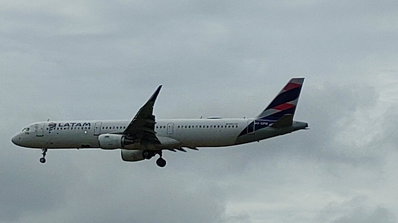 Airbus A321 PT-XPM vindo de Guarulhos para Manaus