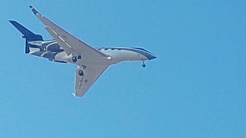 Mysterious plane approaching for landing in Fortaleza