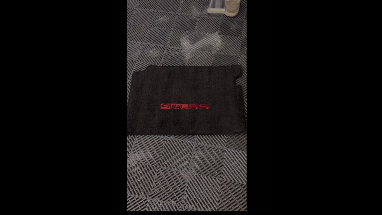 Satisfying muddy floor mat cleaning !