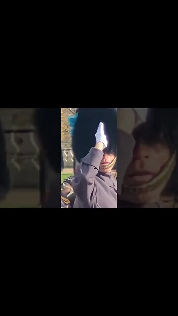 Close up salute to Buckingham Palace #thekingsguard