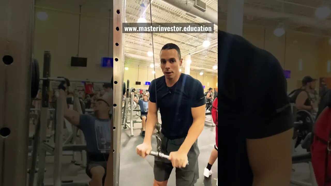 How to workout doing simple exercises and build passive income anywhere? MASTER INVESTOR #shorts