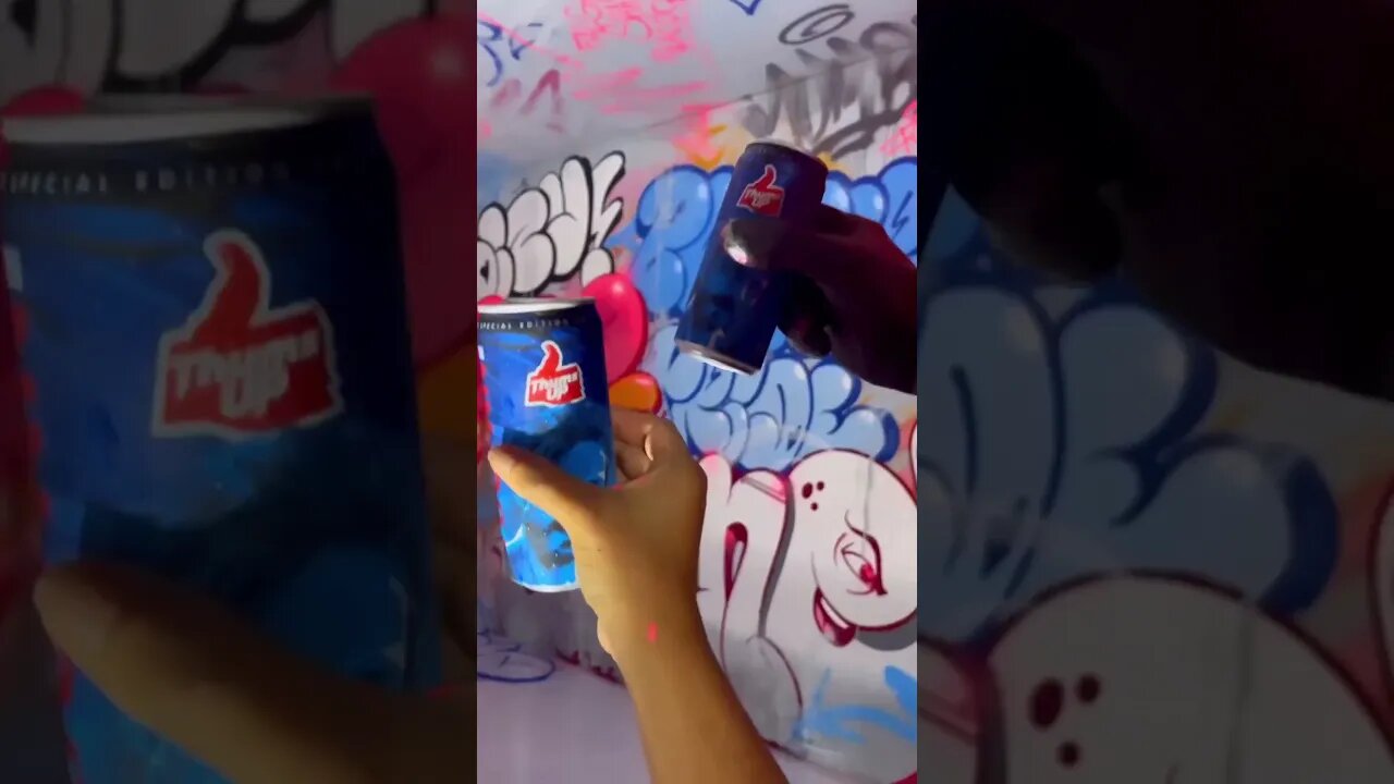 GIRL DOES SWEET GRAFFITI THROWIES & TAGS 👀 #graffiti #graffitiart #shorts