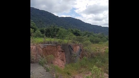 CAMINHANDO PELO RODOANEL NORTE AREA ABANDONADA ESQUELETO DE CONCRETO POÇAS DAGUA