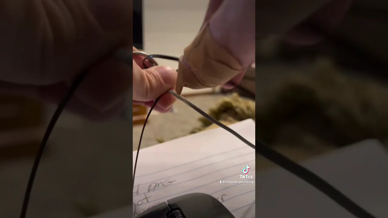 How to start a 2 string lanyard keychain.