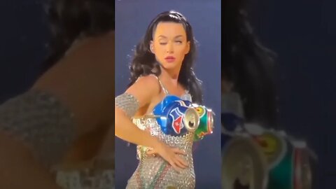 WHAT IS WRONG WITH KATY PERRY!?? SHE GOTTA BE A 🤖