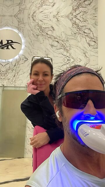 Teeth o’ whitening n ROCK n’ ROLLING