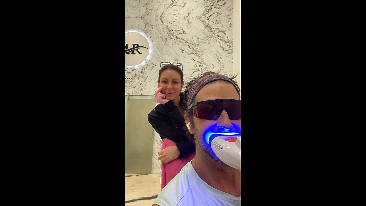 Teeth o’ whitening n ROCK n’ ROLLING