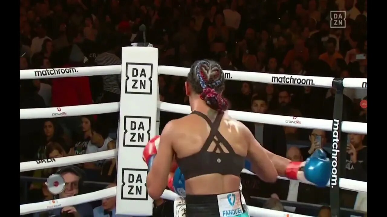 It's ladies' night, oh what a night! 🥊🥊