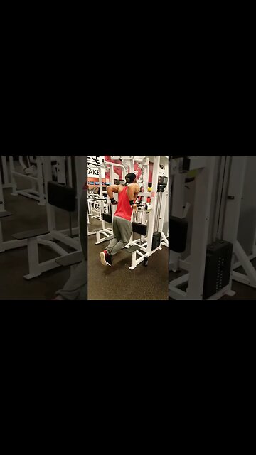 Chest Dips before Pec Tear #throwback
