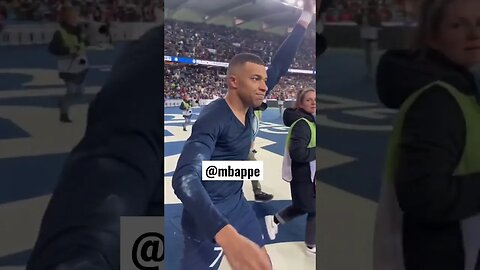 incoming GOAT🥰🥰 #kylianmbappe #mbappe with #psg fans #paris #football #celebrity