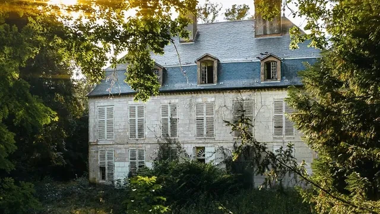 Abandoned Death Mansion The Family Passed Away With Everything Left Inside (saddest home)