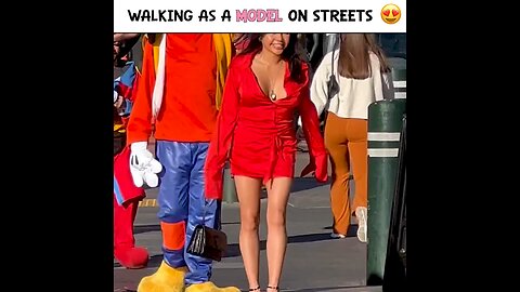 walking like model pn Street