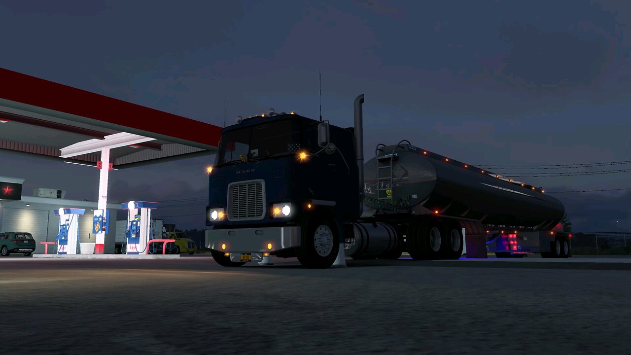 American truck simulator KSW Mack F700L pulling Jon Ruda fuel tanker