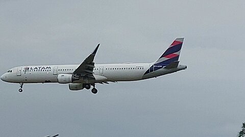 Airbus A321 PT-XPH vindo de Fortaleza para Manaus