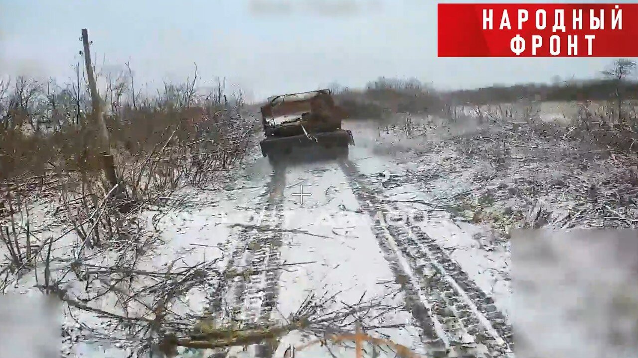 Russian fiber-optic FPV drone strikes a Ukrainian Leopard 2A6 tank in the Kursk region