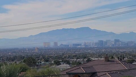 Did you see the hazy skies over Las Vegas today? Check this out! 11.30.2024 #lasvegas #weather #fyp